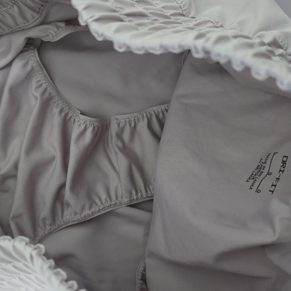 NWT Nike Women's Lavender Athletic Shorts- Large - Picture 4 of 4